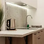 Air 211 Apartment